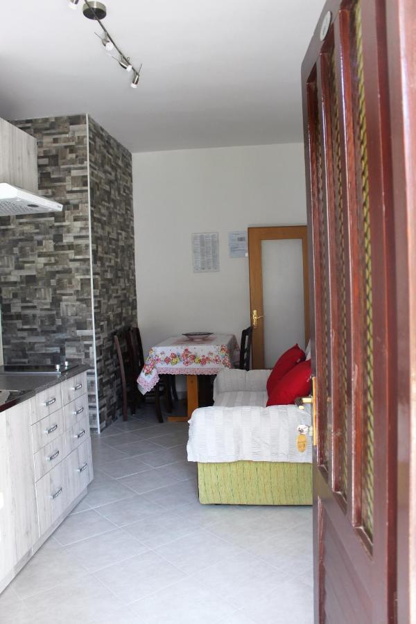 Laura'S Apartment Poreč Zewnętrze zdjęcie